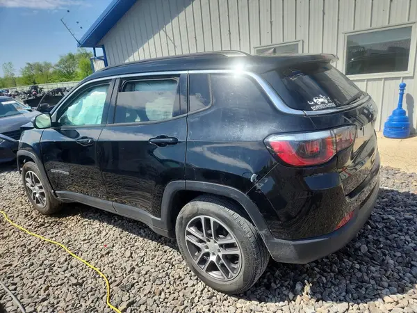 3C4NJCBB7KT840687 2019 JEEP COMPASS - Image 2