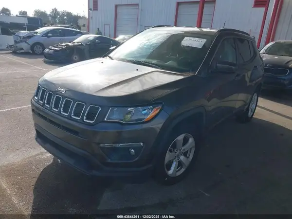 3C4NJCBB7LT141321 2020 JEEP COMPASS - Image 2
