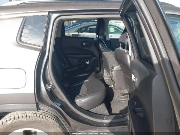 3C4NJCBB7LT141321 2020 JEEP COMPASS - Image 8