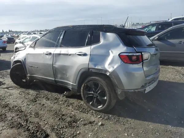3C4NJCBB7LT147555 2020 JEEP COMPASS - Image 2