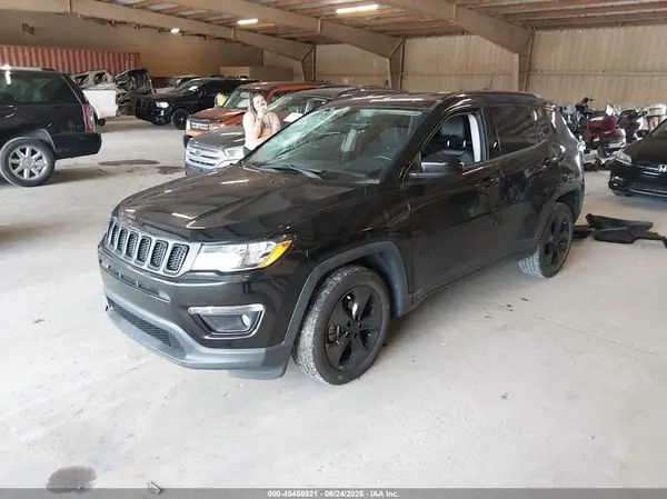 3C4NJCBB7LT199090 2020 JEEP COMPASS - Image 2
