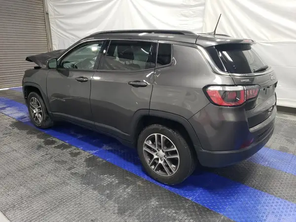 3C4NJCBB7LT235053 2020 JEEP COMPASS - Image 2