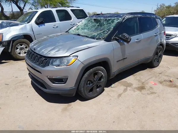 3C4NJCBB7LT257425 2020 JEEP COMPASS - Image 2