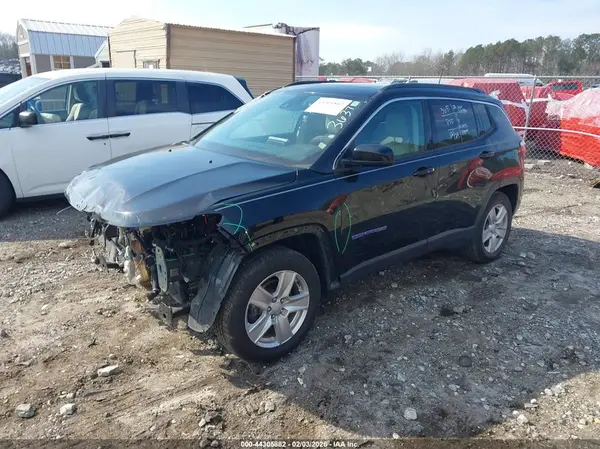 3C4NJCBB7NT138390 2022 JEEP COMPASS - Image 2