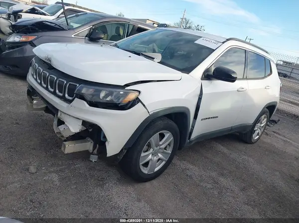 3C4NJCBB7NT145792 2022 JEEP COMPASS - Image 2