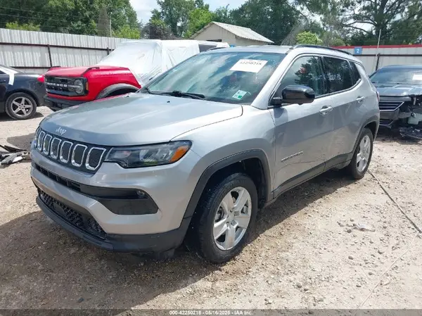 3C4NJCBB7NT189257 2022 JEEP COMPASS - Image 2