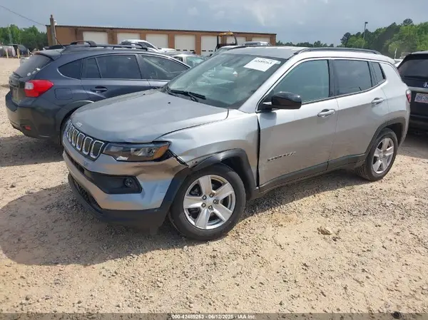 3C4NJCBB7NT238456 2022 JEEP COMPASS - Image 2