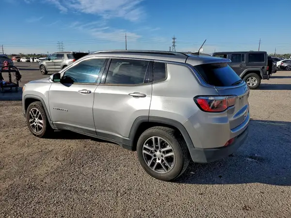 3C4NJCBB8HT632908 2017 JEEP COMPASS - Image 2