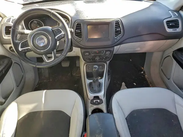 3C4NJCBB8HT632987 2017 JEEP COMPASS - Image 8