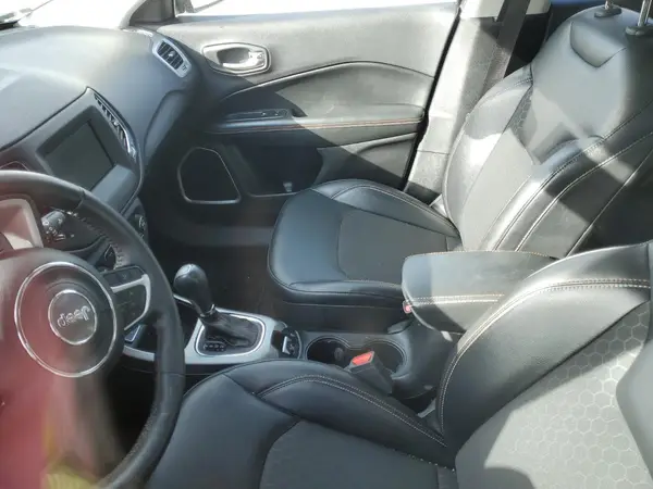 3C4NJCBB8HT647800 2017 JEEP COMPASS - Image 8