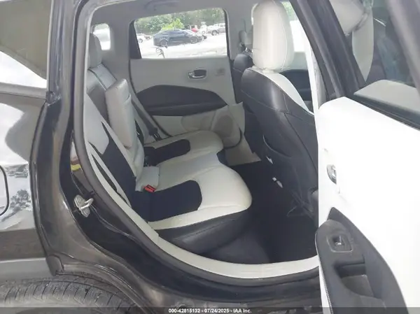 3C4NJCBB8HT652799 2017 JEEP COMPASS - Image 8