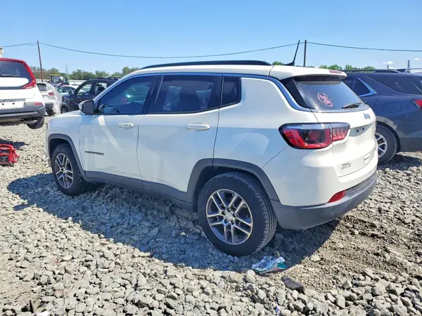 3C4NJCBB8HT653032 2017 JEEP COMPASS - Image 2
