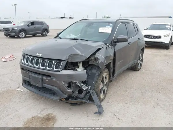 3C4NJCBB8JT125433 2018 JEEP COMPASS - Image 2