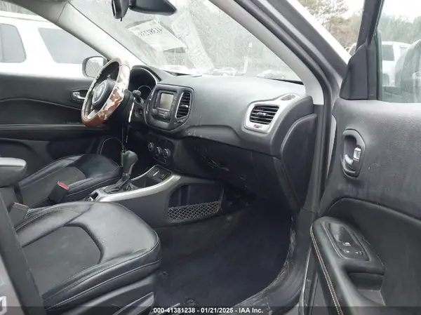 3C4NJCBB8JT134052 2018 JEEP COMPASS - Image 8