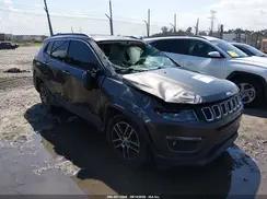 3C4NJCBB8JT140532 2018 JEEP COMPASS