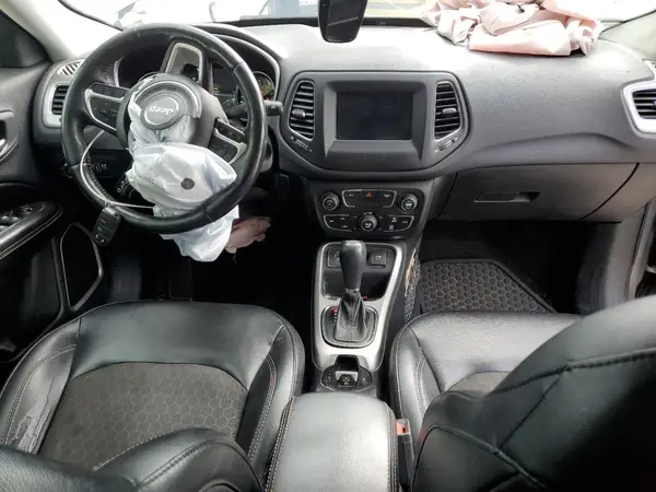 3C4NJCBB8JT166242 2018 JEEP COMPASS - Image 8