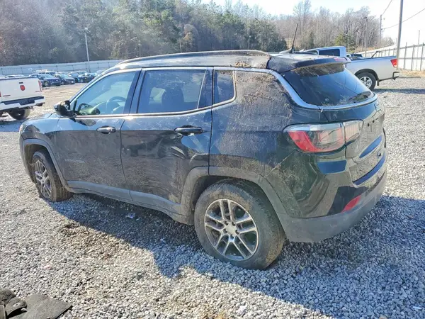 3C4NJCBB8JT169657 2018 JEEP COMPASS - Image 2