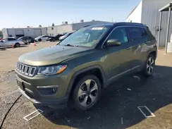 3C4NJCBB8JT204729 2018 JEEP COMPASS