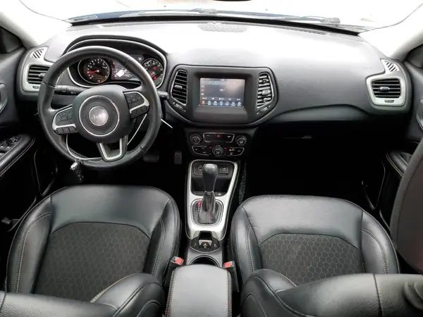 3C4NJCBB8JT204827 2018 JEEP COMPASS - Image 8