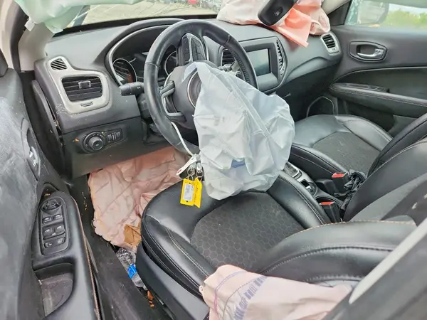 3C4NJCBB8JT227315 2018 JEEP COMPASS - Image 8