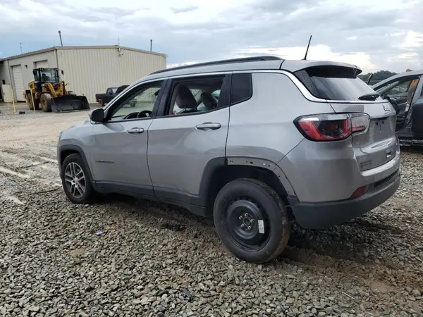 3C4NJCBB8JT227542 2018 JEEP COMPASS - Image 2