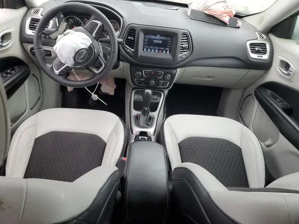 3C4NJCBB8JT227542 2018 JEEP COMPASS - Image 8