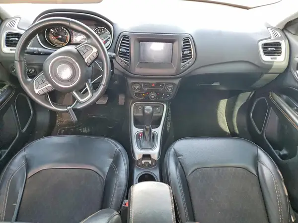 3C4NJCBB8JT233860 2018 JEEP COMPASS - Image 8
