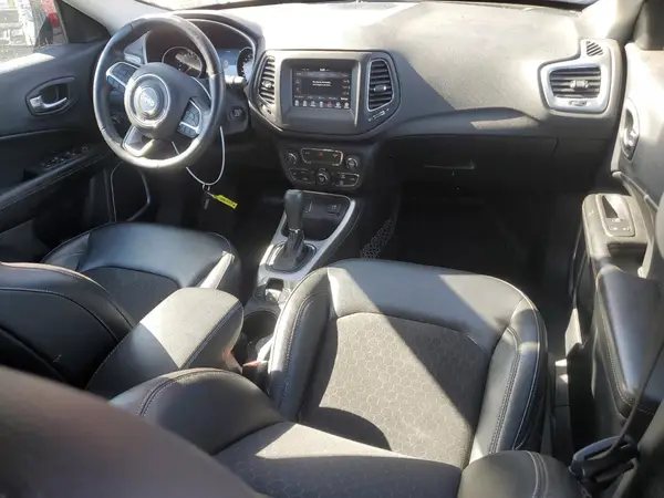 3C4NJCBB8JT267877 2018 JEEP COMPASS - Image 8
