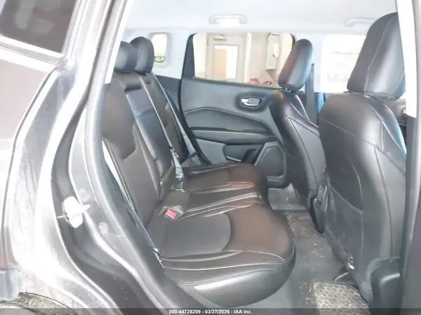 3C4NJCBB8JT272142 2018 JEEP COMPASS - Image 8
