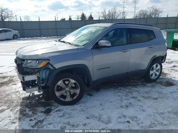 3C4NJCBB8JT272416 2018 JEEP COMPASS - Image 2