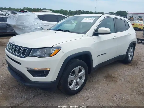 3C4NJCBB8JT293444 2018 JEEP COMPASS - Image 2