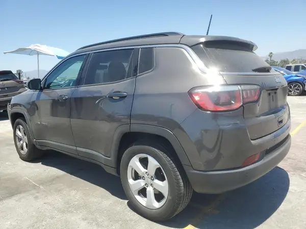 3C4NJCBB8JT293492 2018 JEEP COMPASS - Image 2