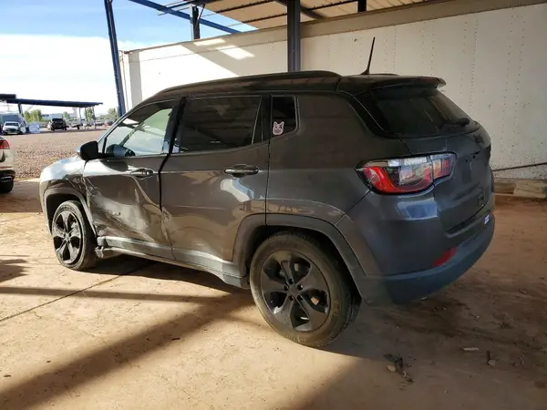 3C4NJCBB8JT300151 2018 JEEP COMPASS - Image 2