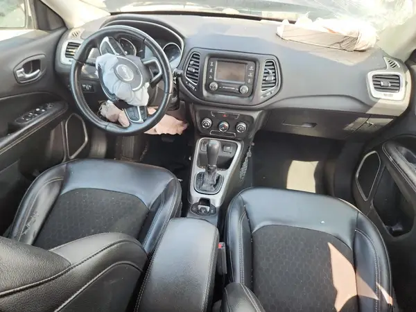 3C4NJCBB8JT301820 2018 JEEP COMPASS - Image 8