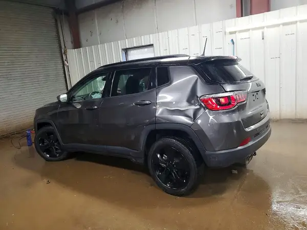 3C4NJCBB8JT304894 2018 JEEP COMPASS - Image 2