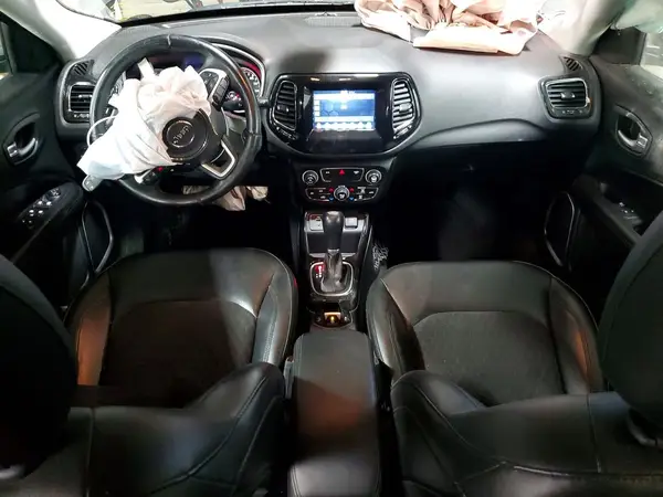 3C4NJCBB8JT304894 2018 JEEP COMPASS - Image 8