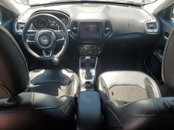 3C4NJCBB8JT339192 2018 JEEP COMPASS - Image 8