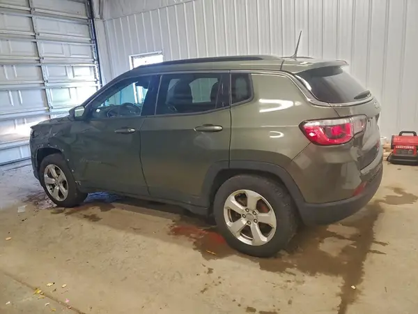 3C4NJCBB8JT369292 2018 JEEP COMPASS - Image 2