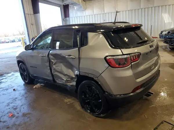 3C4NJCBB8JT407829 2018 JEEP COMPASS - Image 2