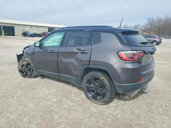 3C4NJCBB8JT408138 2018 JEEP COMPASS - Image 2