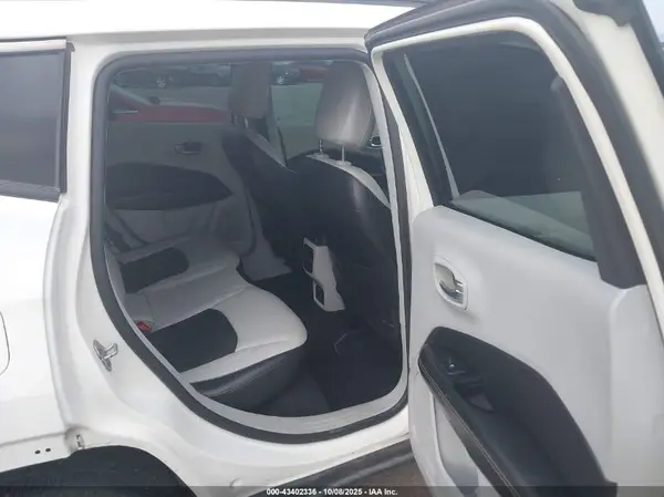 3C4NJCBB8JT410908 2018 JEEP COMPASS - Image 8