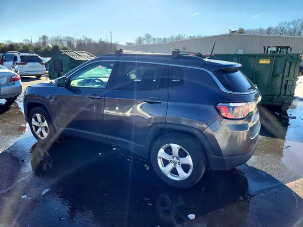 3C4NJCBB8JT411850 2018 JEEP COMPASS - Image 2
