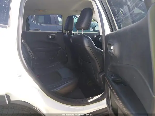 3C4NJCBB8JT462734 2018 JEEP COMPASS - Image 8