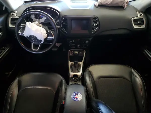 3C4NJCBB8JT466654 2018 JEEP COMPASS - Image 8