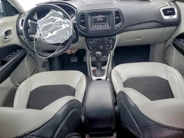 3C4NJCBB8JT468873 2018 JEEP COMPASS - Image 8
