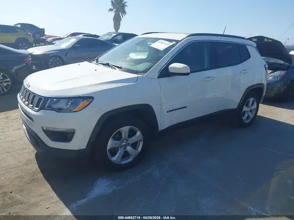 3C4NJCBB8JT469098 2018 JEEP COMPASS - Image 2