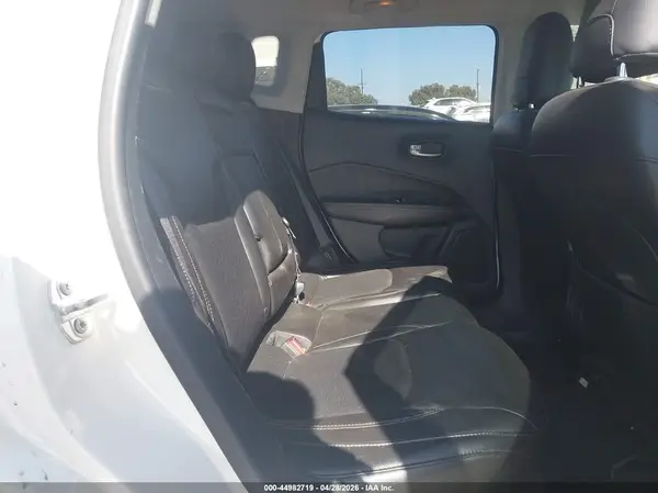 3C4NJCBB8JT469098 2018 JEEP COMPASS - Image 8