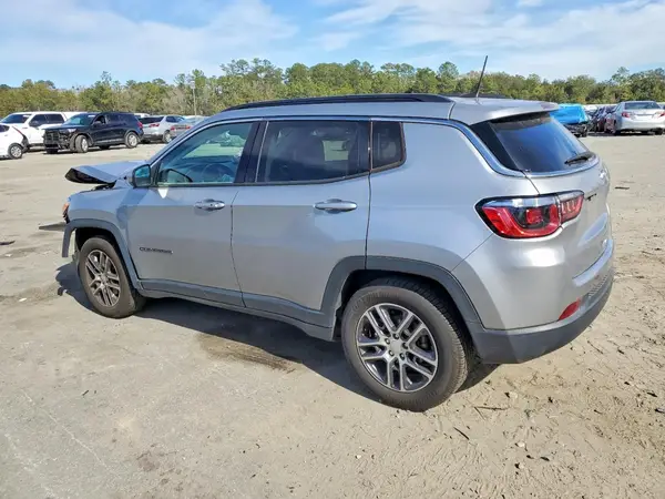 3C4NJCBB8JT488301 2018 JEEP COMPASS - Image 2