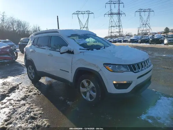 3C4NJCBB8JT495054 2018 JEEP COMPASS - Image 1