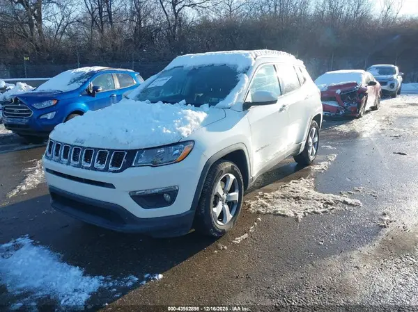 3C4NJCBB8JT495054 2018 JEEP COMPASS - Image 2